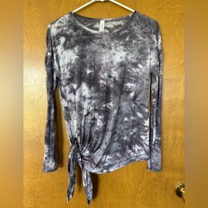 Lululemon Athletica Purple and White Tie Front Blouse